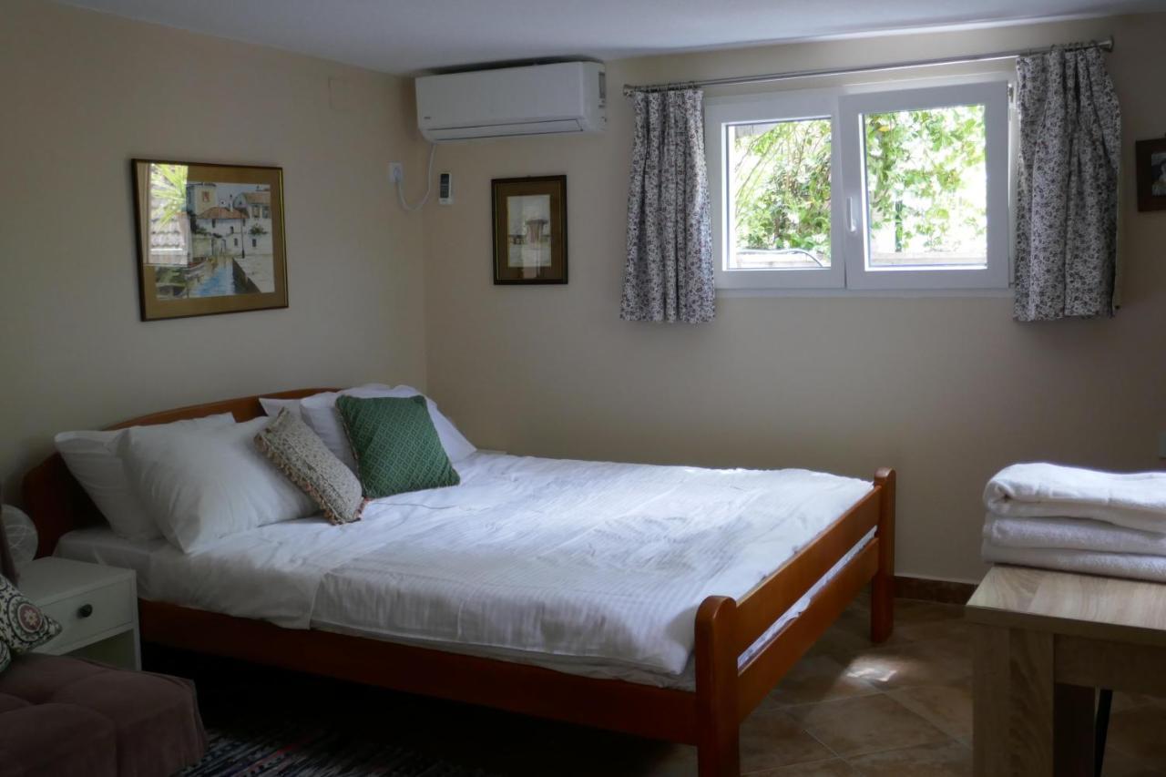 Ecohouse Risan Studio Екстериор снимка